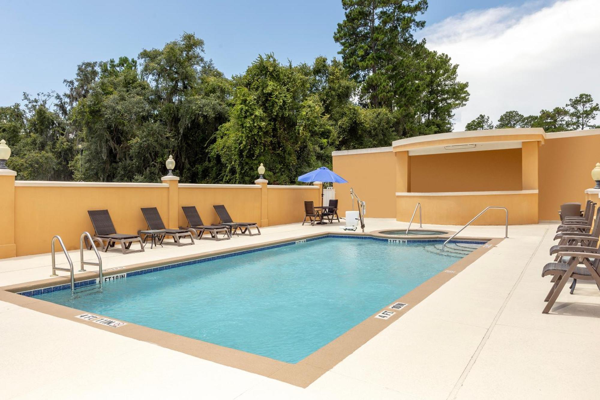 Comfort 3* Lake City