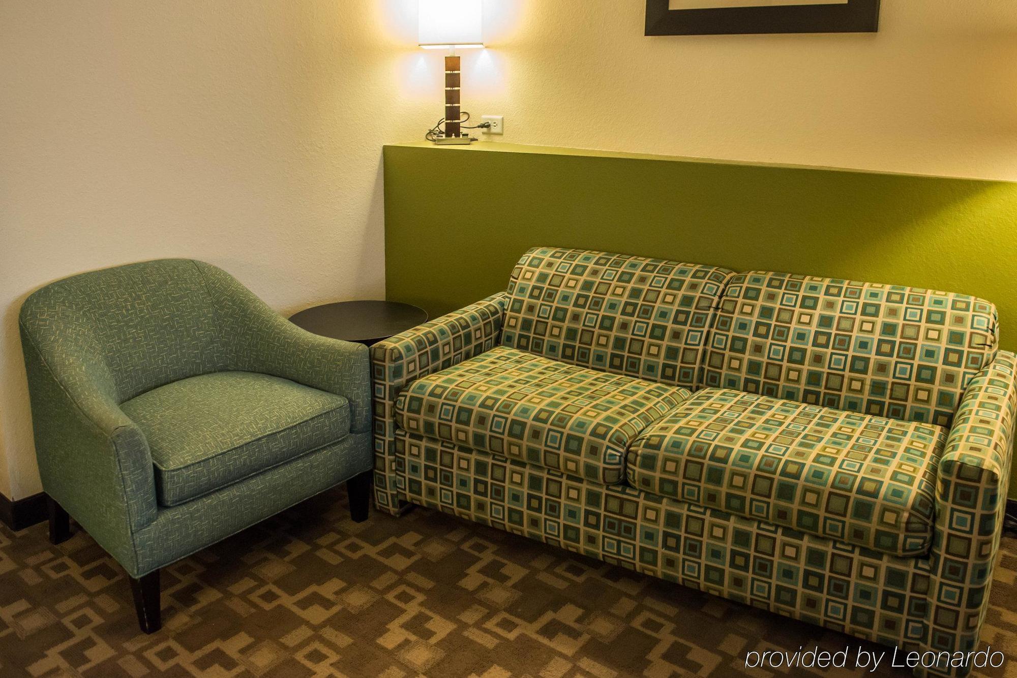 Comfort 3* Lake City