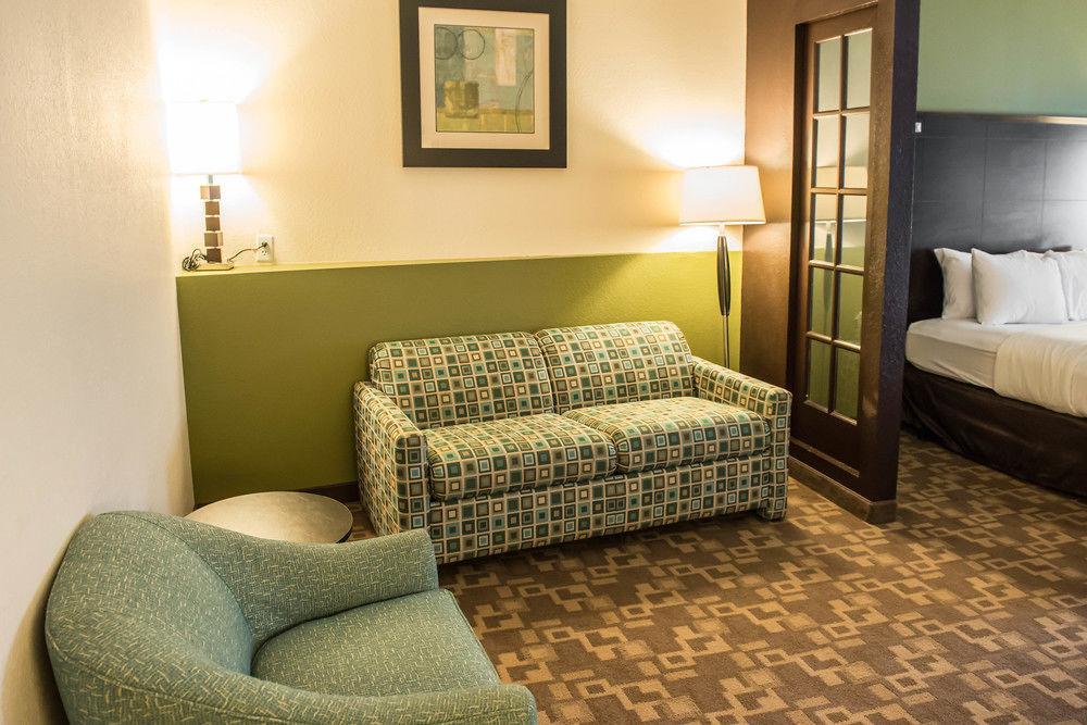 Comfort Hotel Lake City